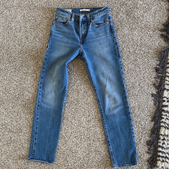 Levi's Wedgie Slim Straight-Leg Jeans 25x30 - Picture 7 of 7